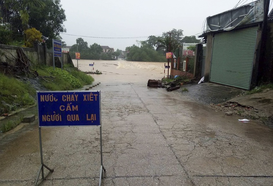 lũ chia cắt nhiều nơi ở Hà Tĩnh ảnh 2 lu chia cat nhieu noi o Ha Tinh anh 2