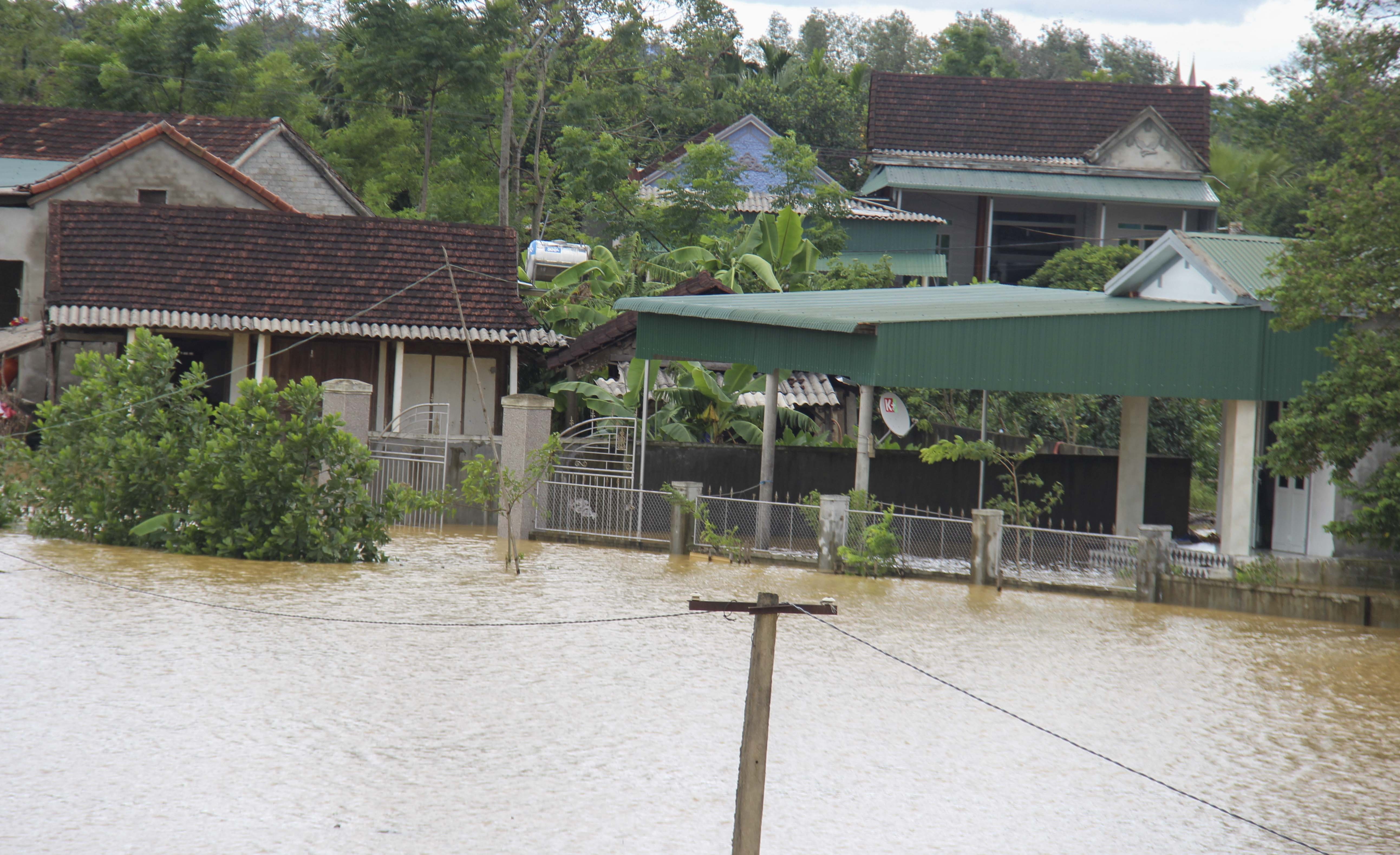 lũ chia cắt nhiều nơi ở Hà Tĩnh ảnh 3 lu chia cat nhieu noi o Ha Tinh anh 3