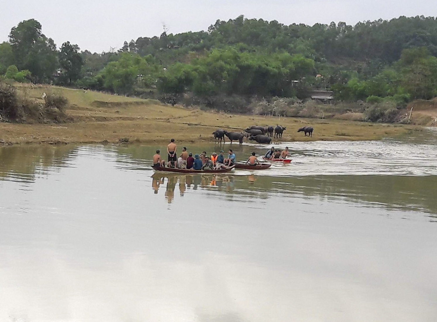 bơi qua sông bị nước cuốn trôi ảnh 1 boi qua song bi nuoc cuon troi anh 1