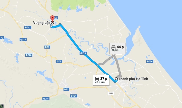 dùng xà beng cạy cửa cứu tài xế ảnh 3 dung xa beng cay cua cuu tai xe anh 3