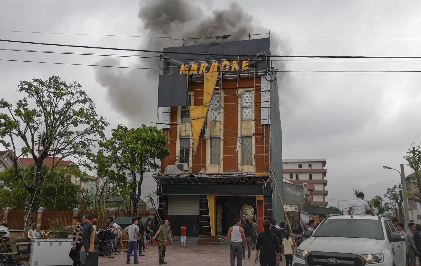 cháy quán karaoke ở Hà Tĩnh ảnh 1 chay quan karaoke o Ha Tinh anh 1