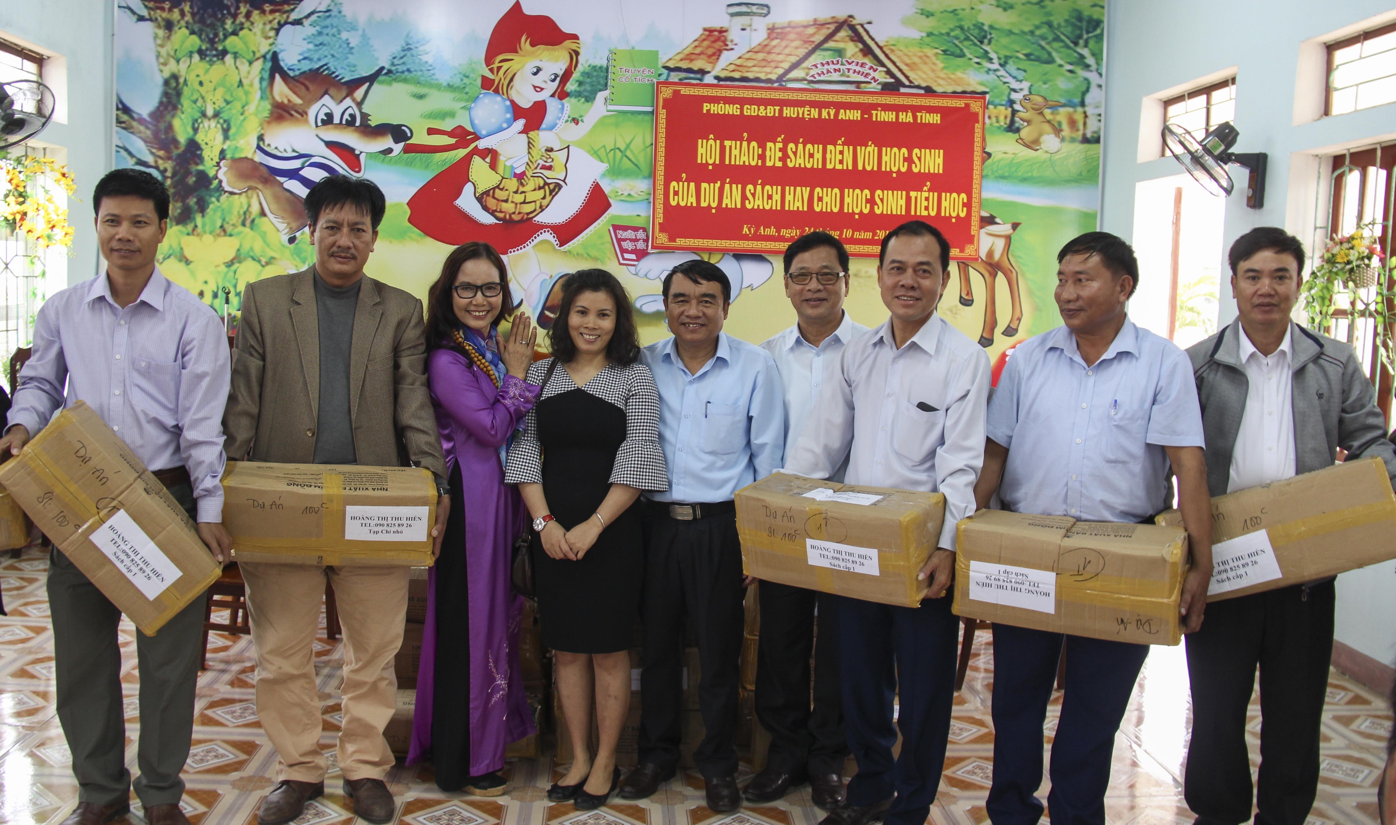 Tang 6.000 dau sach cho hoc sinh Ha Tinh hinh anh