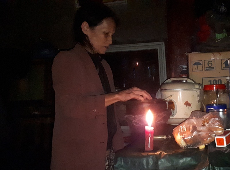 bi bom trong nuoc lu anh 3