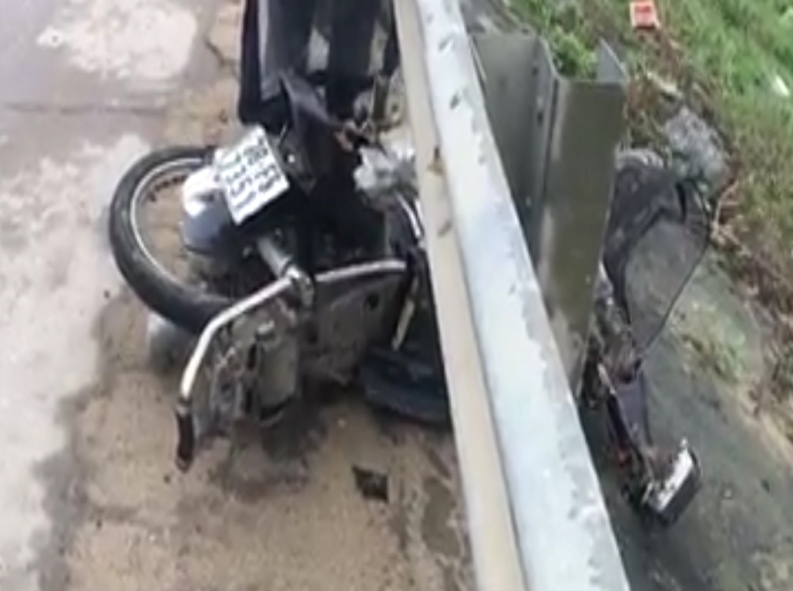 Di kiem tra xay dung nong thon moi, can bo xa bi oto tong vang 15 m hinh anh