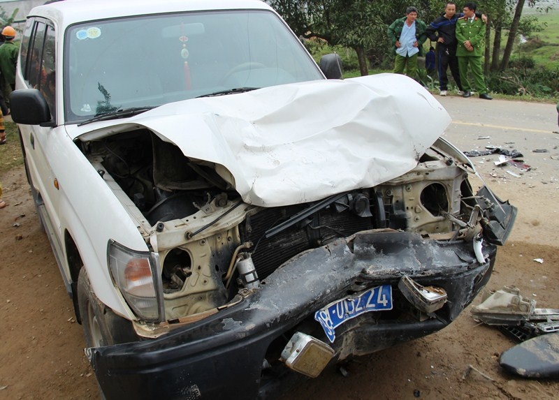 xe bien xanh dam 3 thanh nien tu vong anh 2