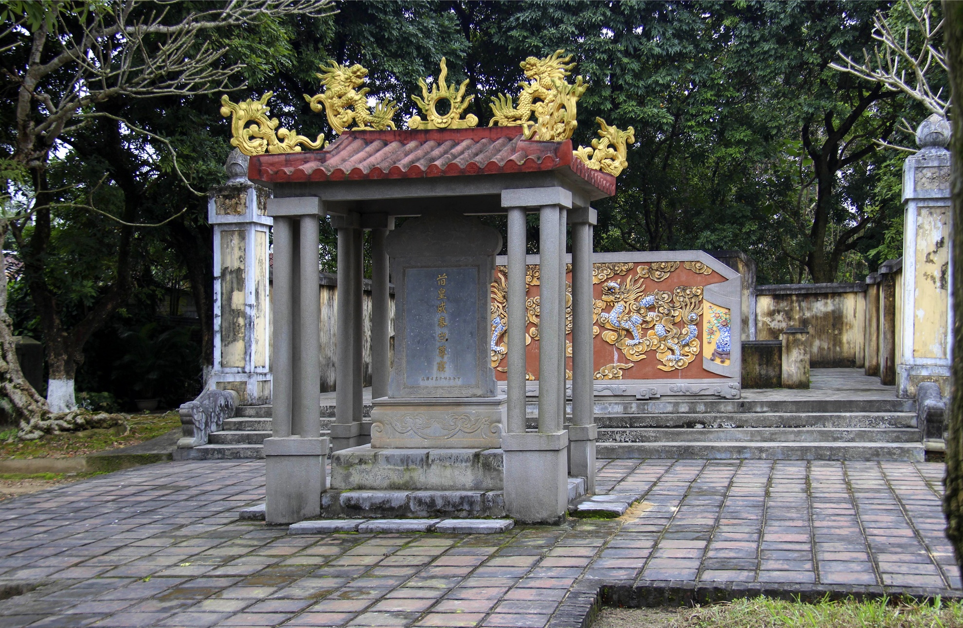 noi yen nghi 3 vi vua trieu Nguyen anh 12