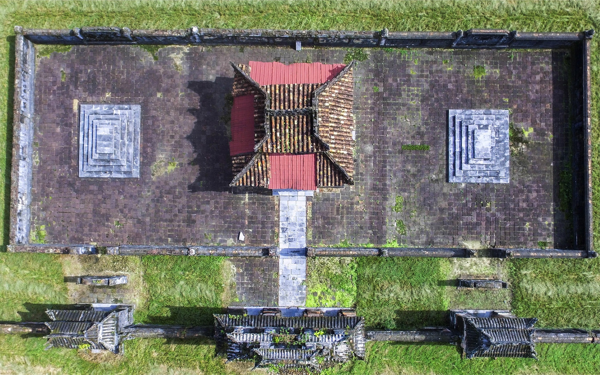 noi yen nghi 3 vi vua trieu Nguyen anh 2