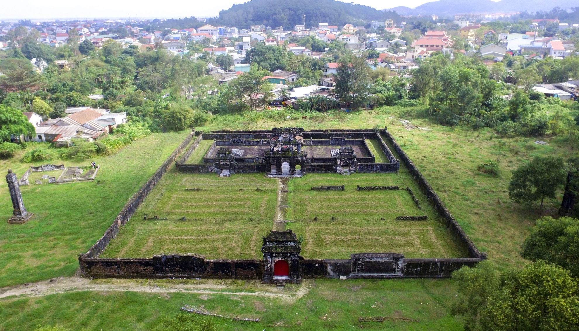 noi yen nghi 3 vi vua trieu Nguyen anh 1