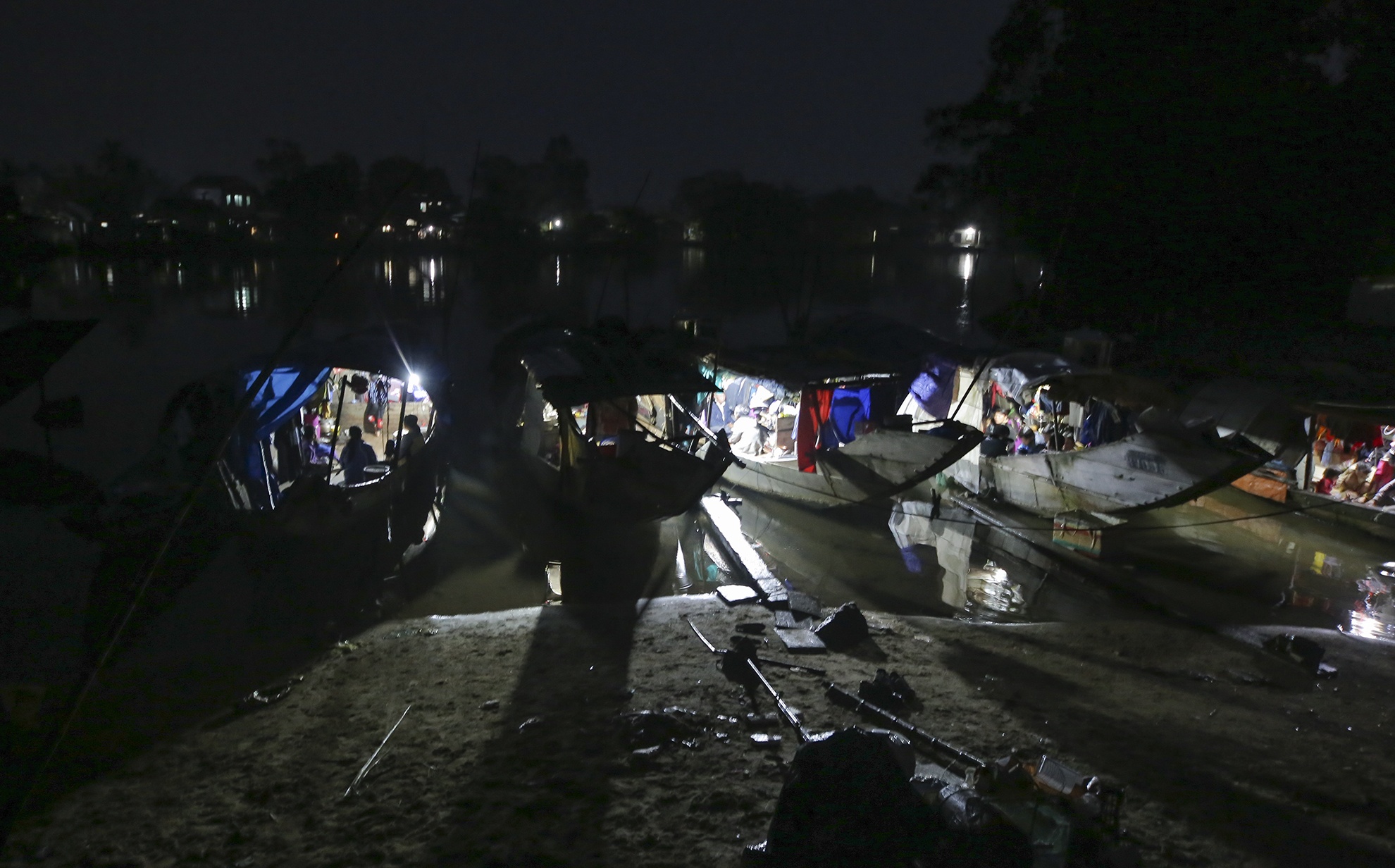 xom van do Thuy Phu mo tet tren bo anh 23