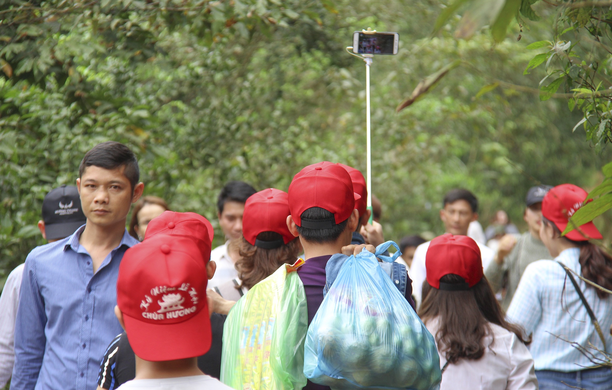 nghin nguoi do ve tray hoi chua Huong Tich anh 6