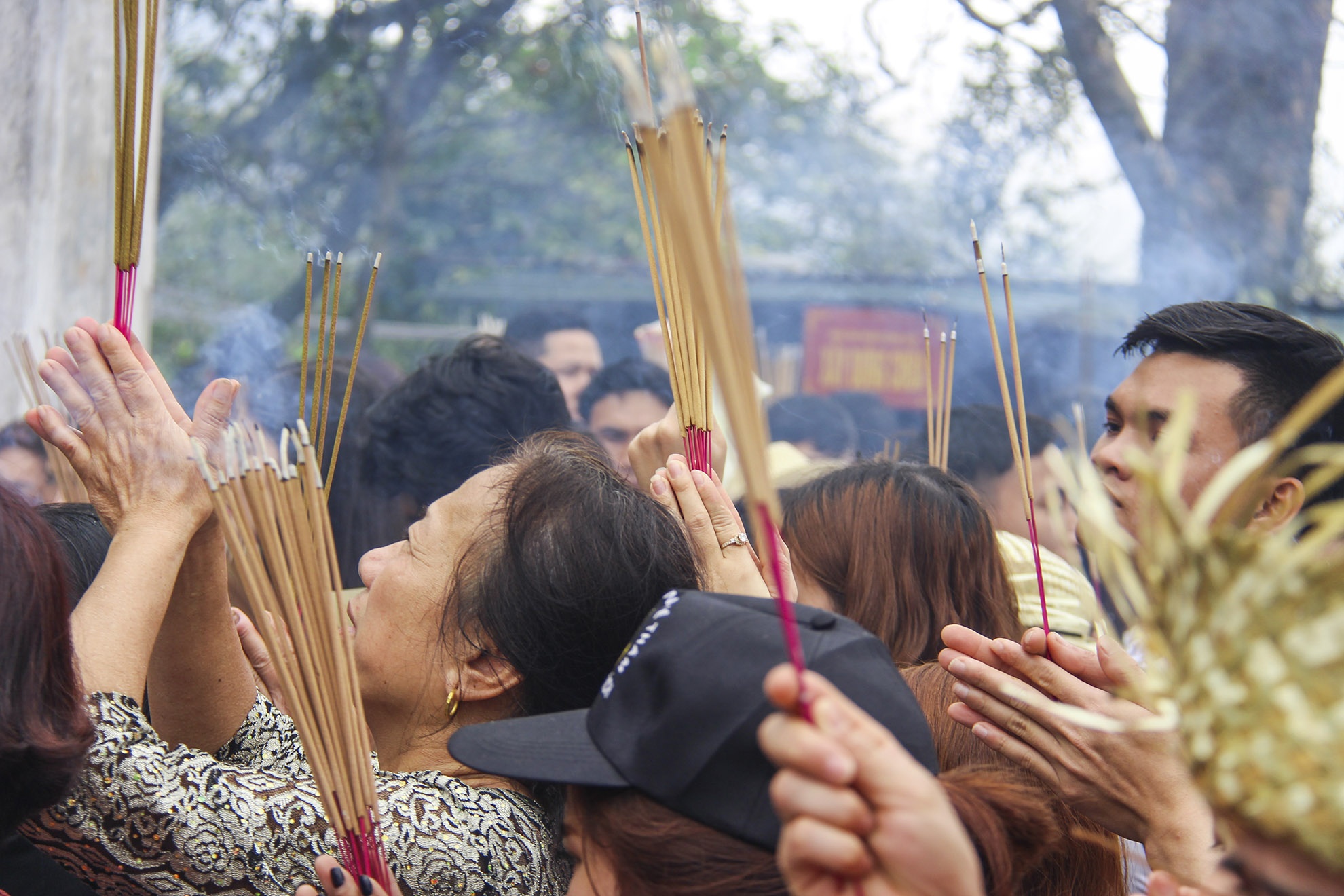 nghin nguoi do ve tray hoi chua Huong Tich anh 14