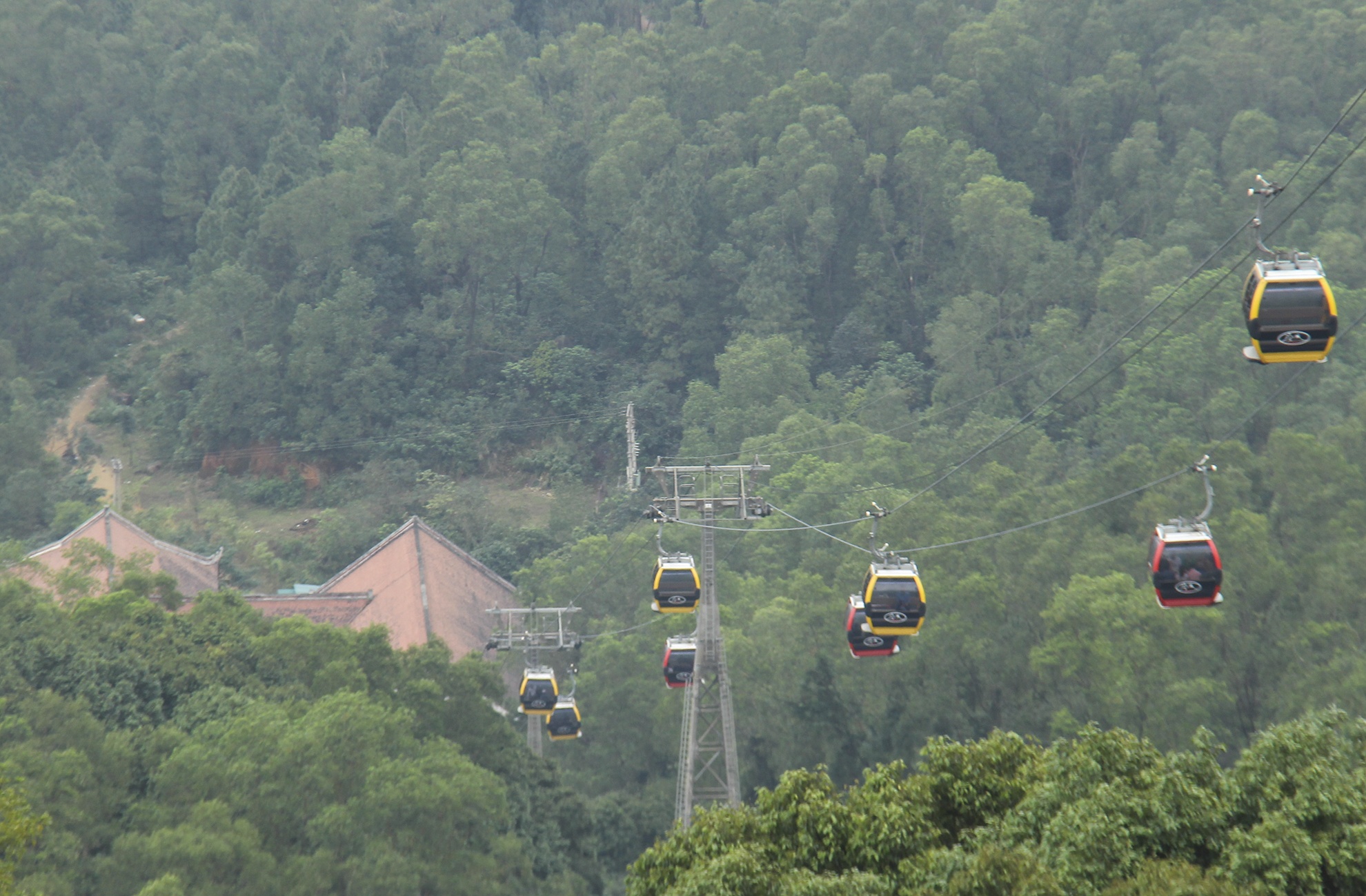 nghin nguoi do ve tray hoi chua Huong Tich anh 10