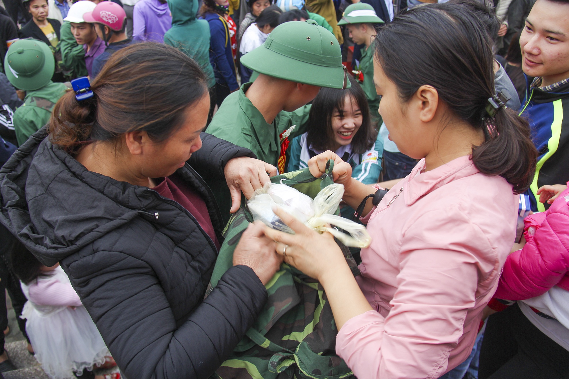 thanh nien Ha Tinh nhap ngu anh 6
