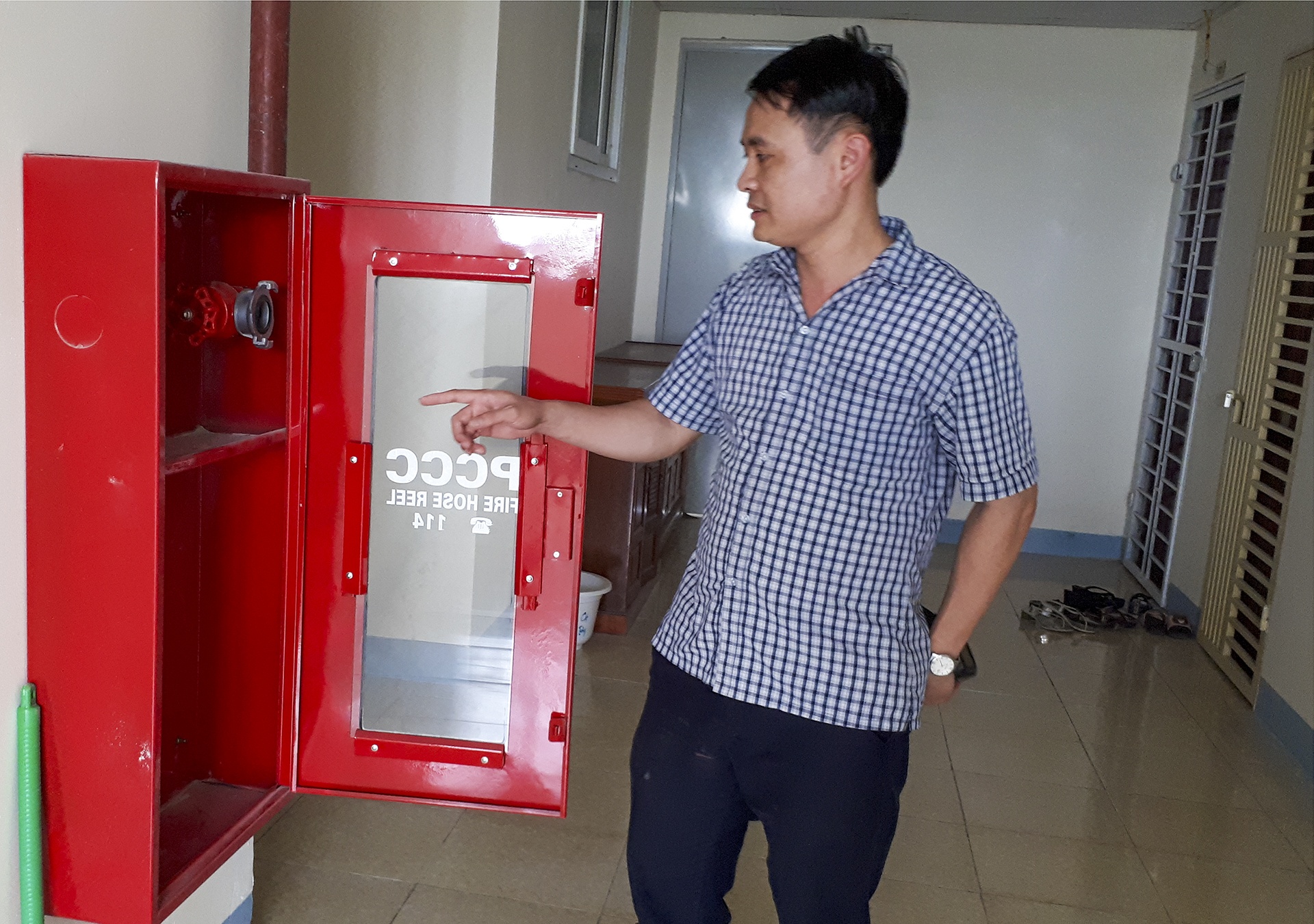 Can canh chung cu 18 tang khong co he thong PCCC hinh anh