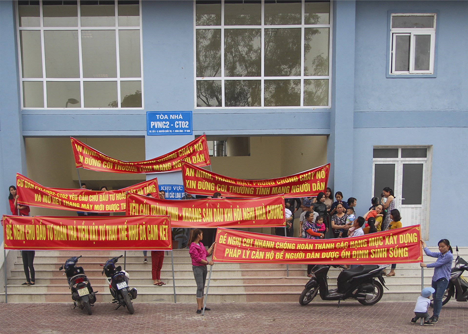 chung cu chua co PCCC dan da o anh 12