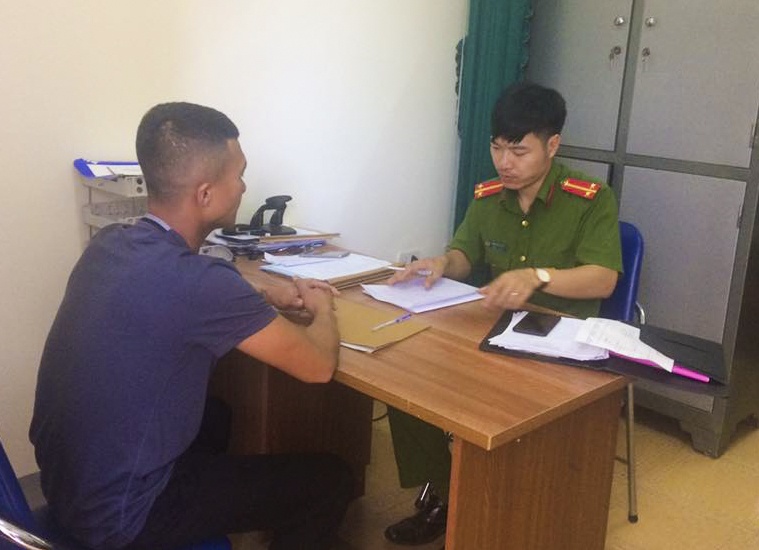 Trieu tap cha benh nhi hanh hung bac si trong dem hinh anh