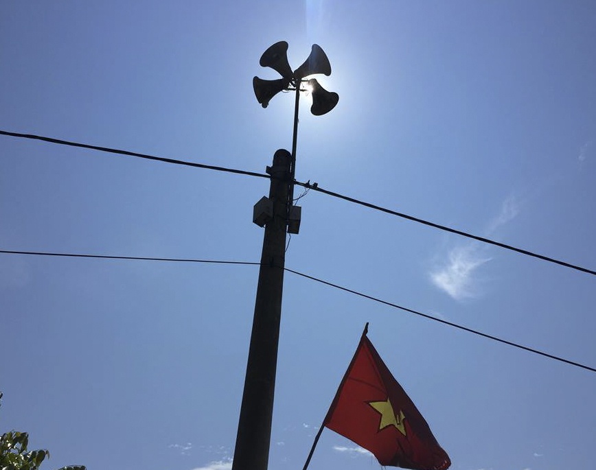 Loa truyen thanh xa 'nhiem song la' nghi noi tieng Trung Quoc hinh anh