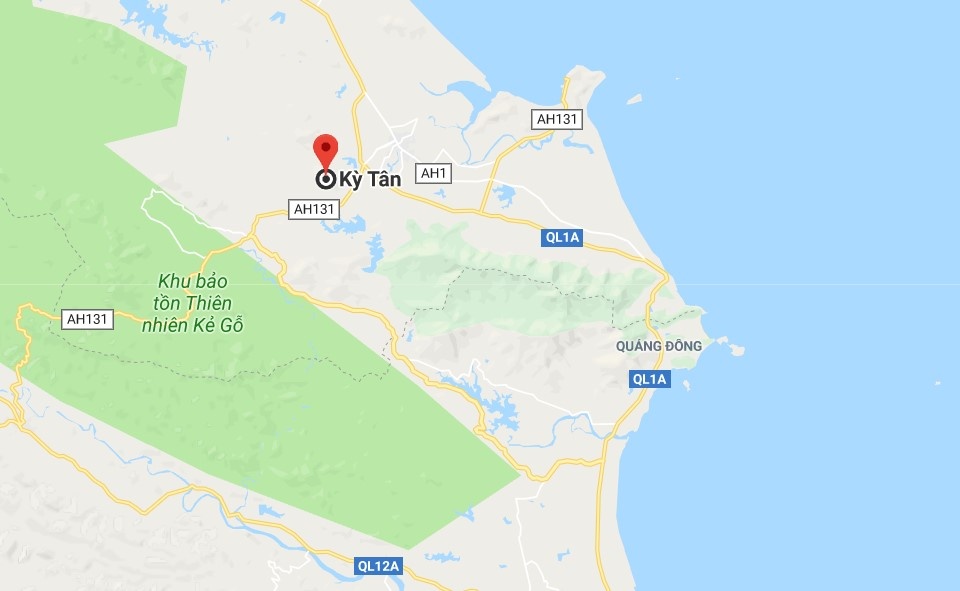 nhóm thanh niên chặn ôtô xin tiền ảnh 2 nhom thanh nien chan oto xin tien anh 2