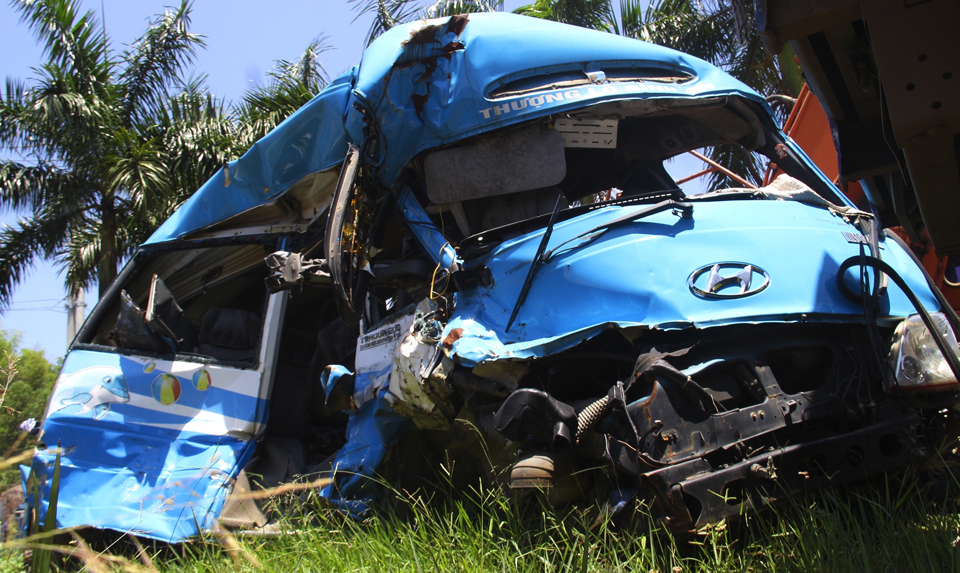 Nghia dia xe gap nan o doc Cun hinh anh