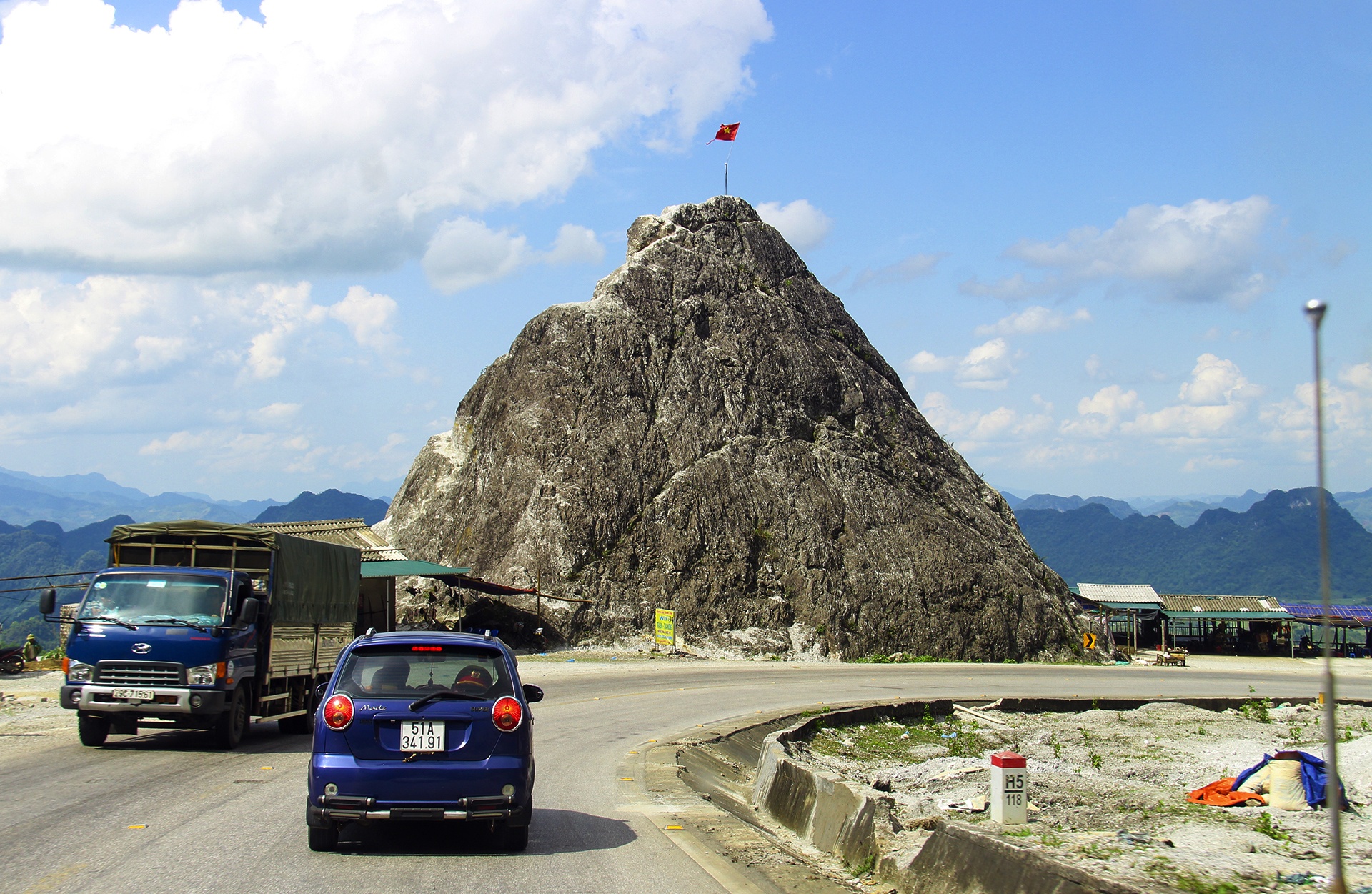 nghia dia xe gap tai nan anh 7