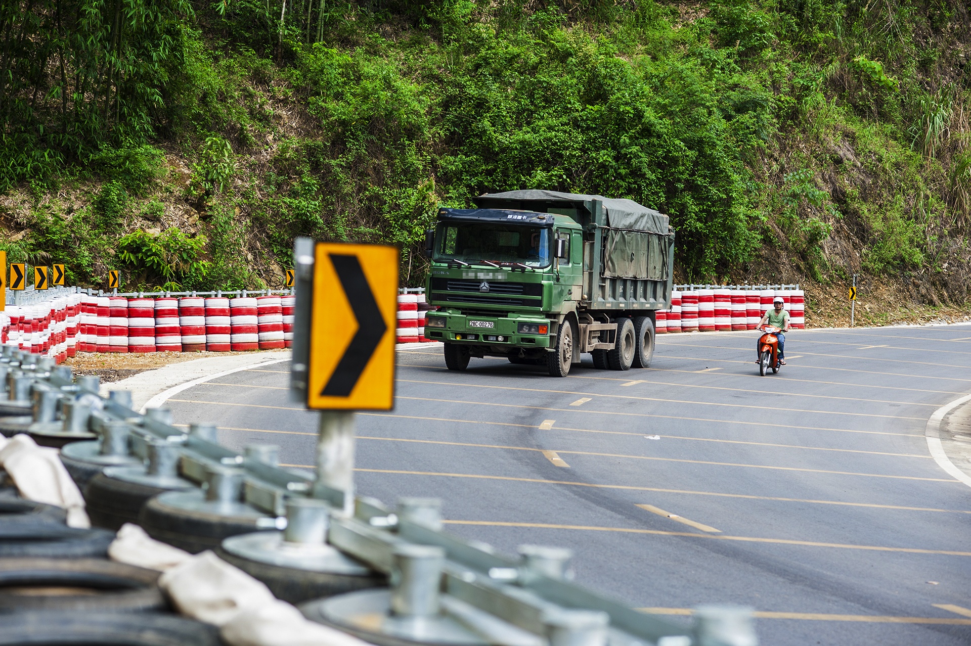 nghia dia xe gap tai nan anh 3