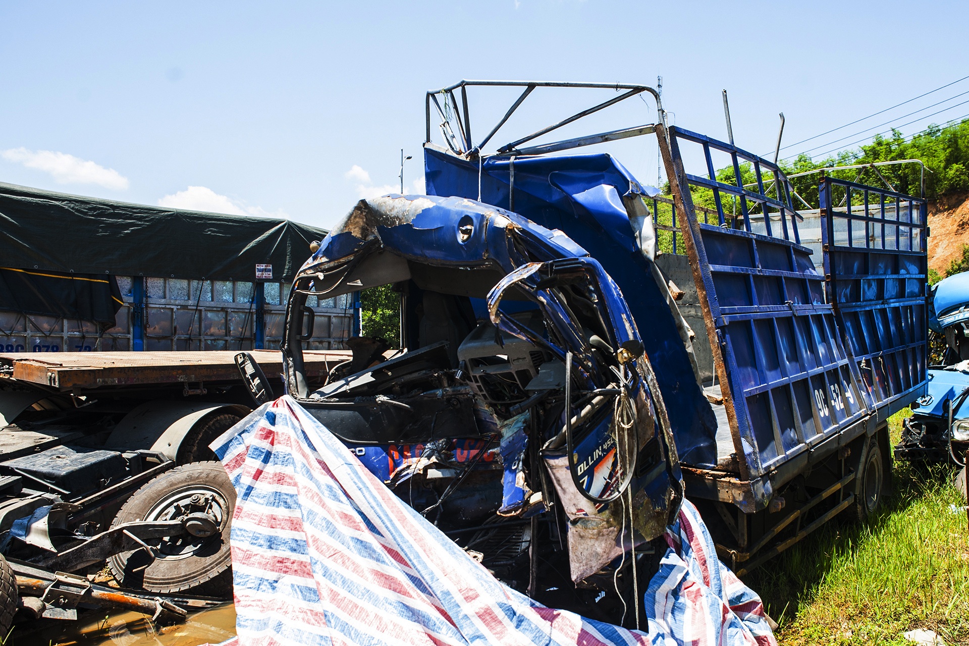 nghia dia xe gap tai nan anh 10