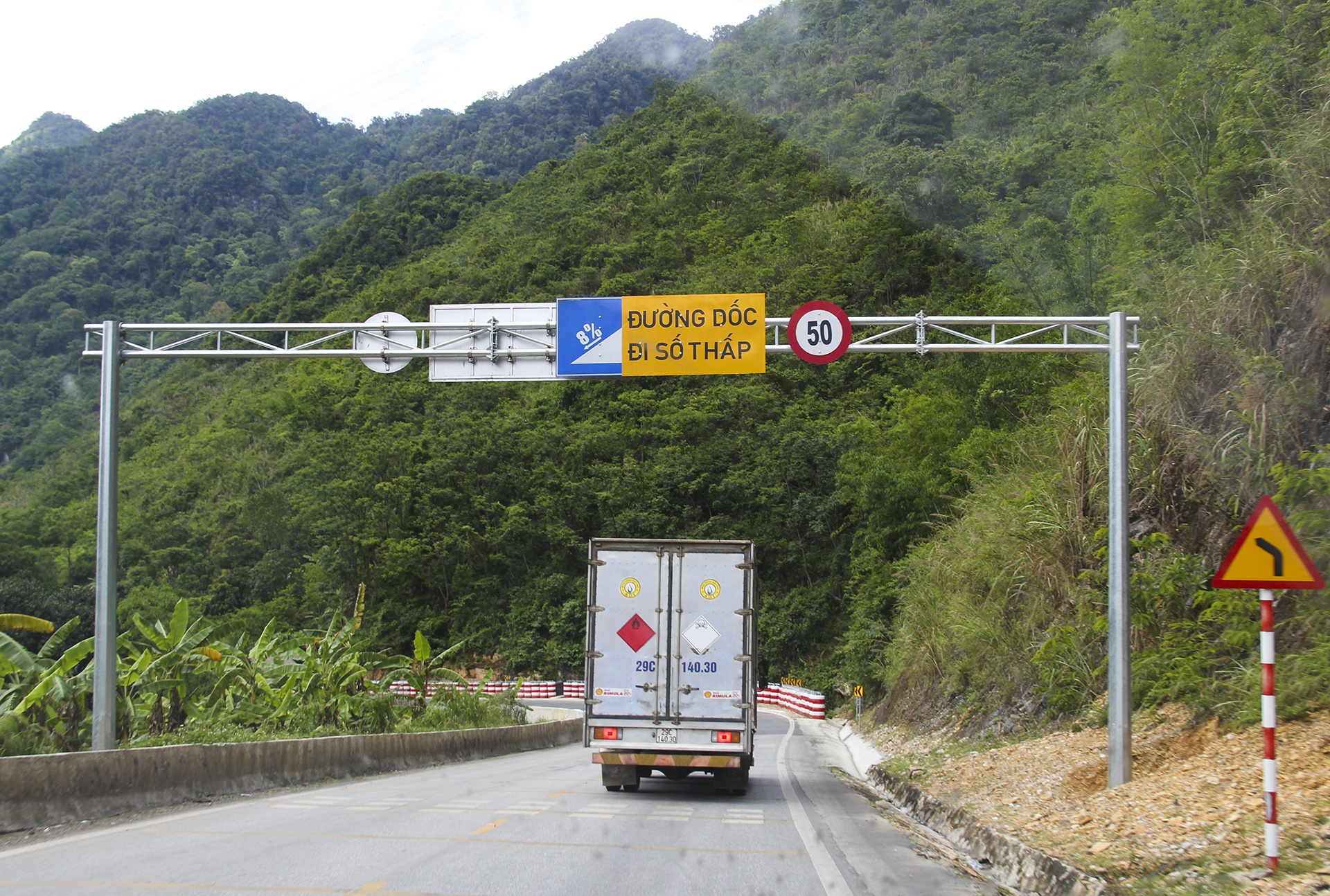 nghia dia xe gap tai nan anh 1