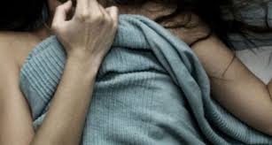 'Yeu' thieu nu nhieu lan, nam thanh nien bi bat tam giam hinh anh