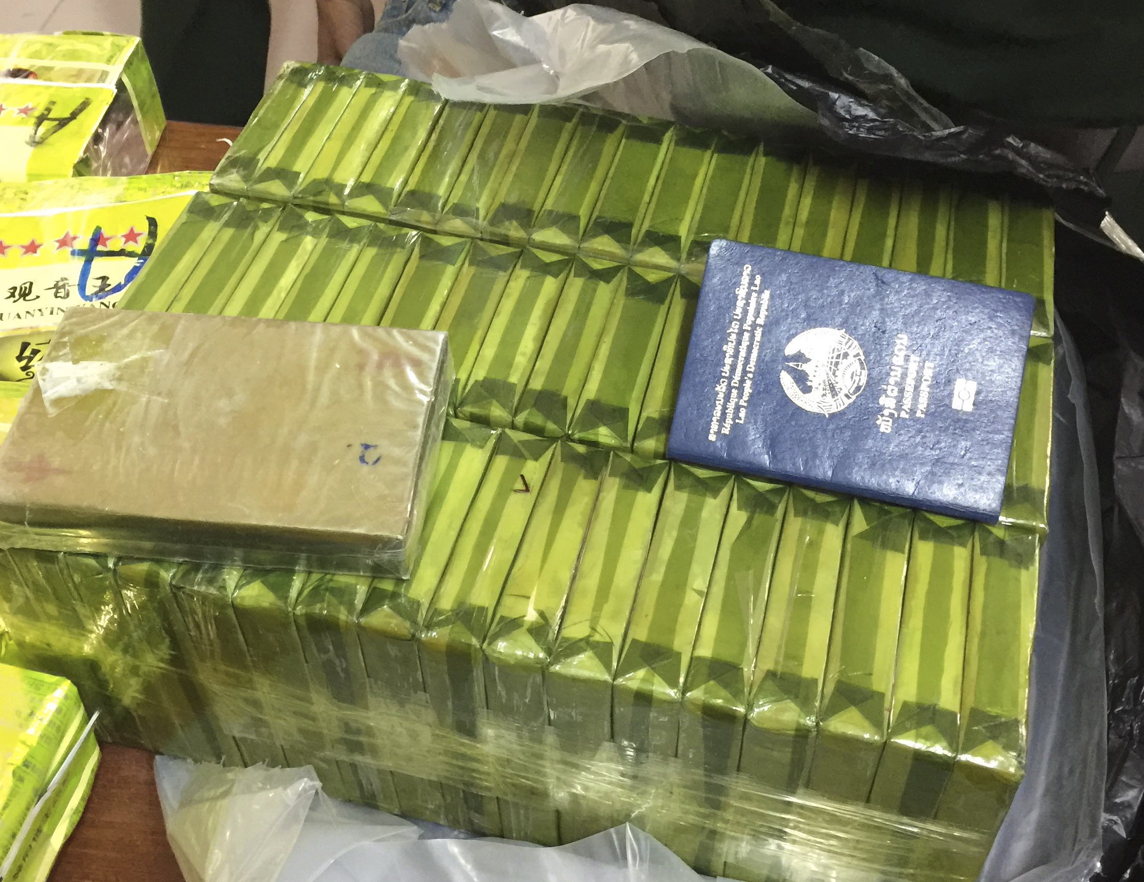 3 nguoi nuoc ngoai tuon 52 banh heroin tu Lao vao Viet Nam hinh anh