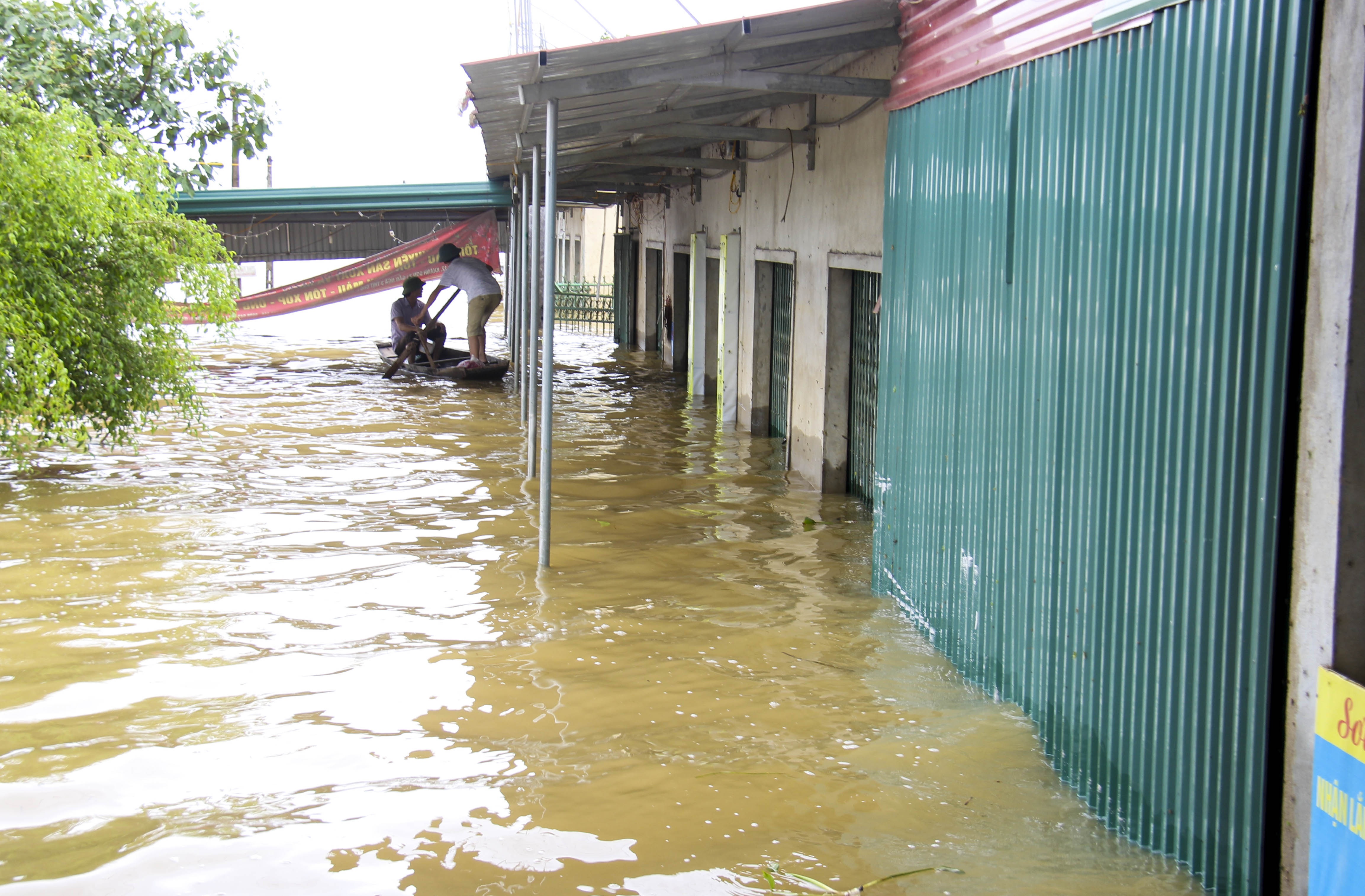 nhieu noi ngap sau do lu anh 3