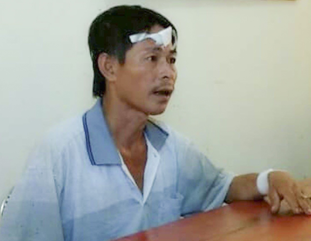 Dung luoi le dam guc em re sau cuoc nhau hinh anh