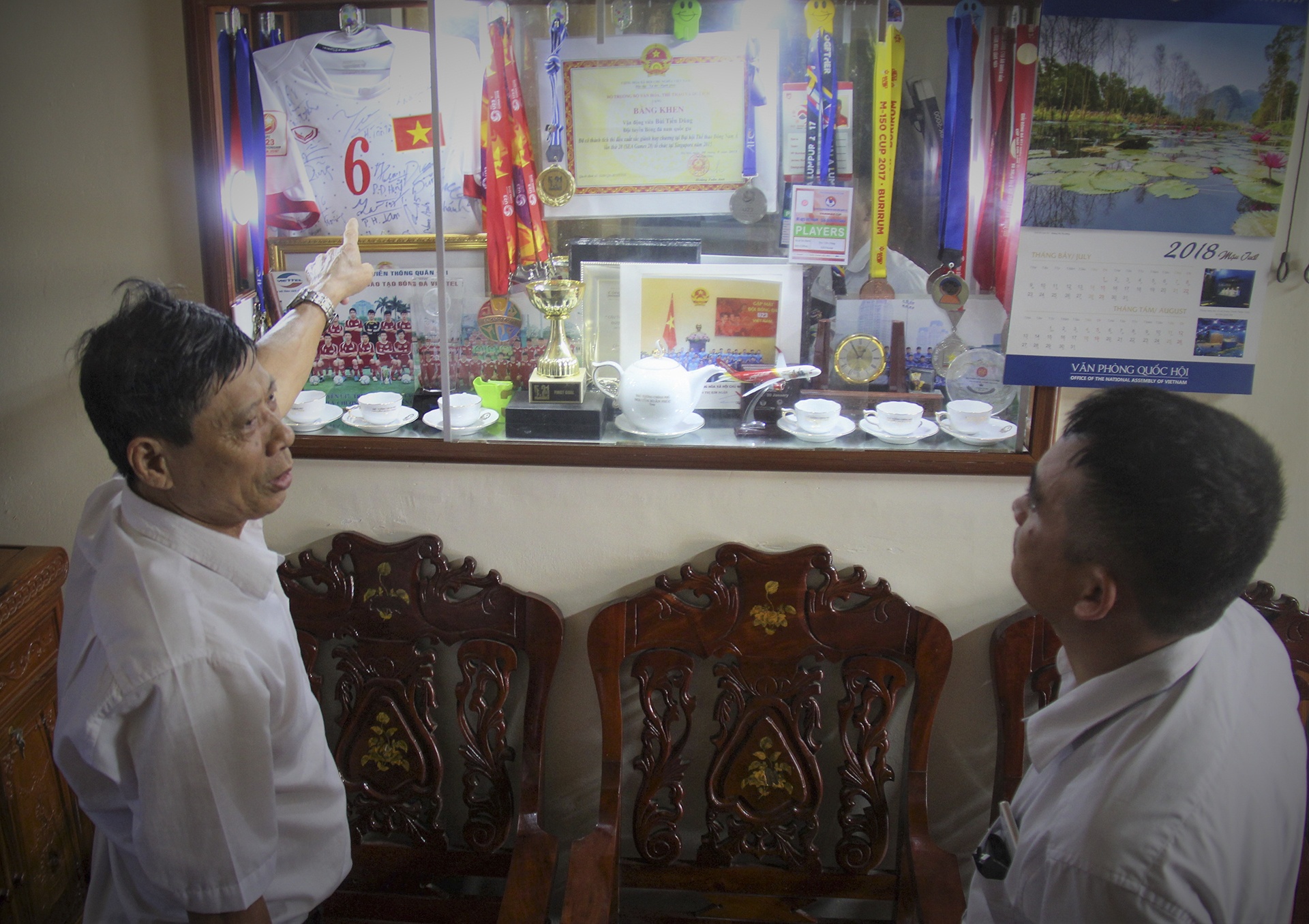 tuoi tho hau ve Bui Tien Dung anh 1