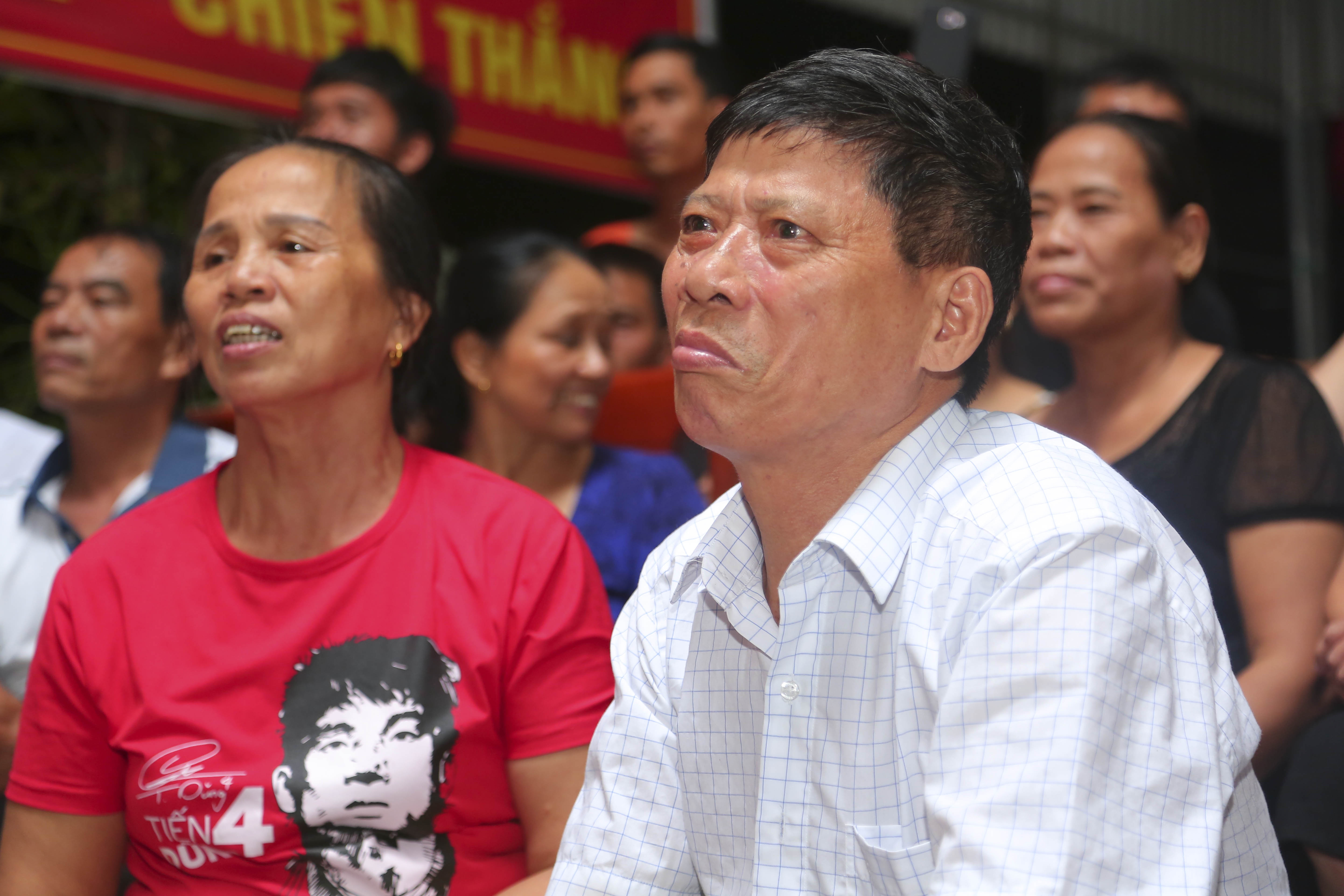 Bo me hau ve Tien Dung xuyt xoa truoc nhieu co hoi cua tuyen Viet Nam hinh anh