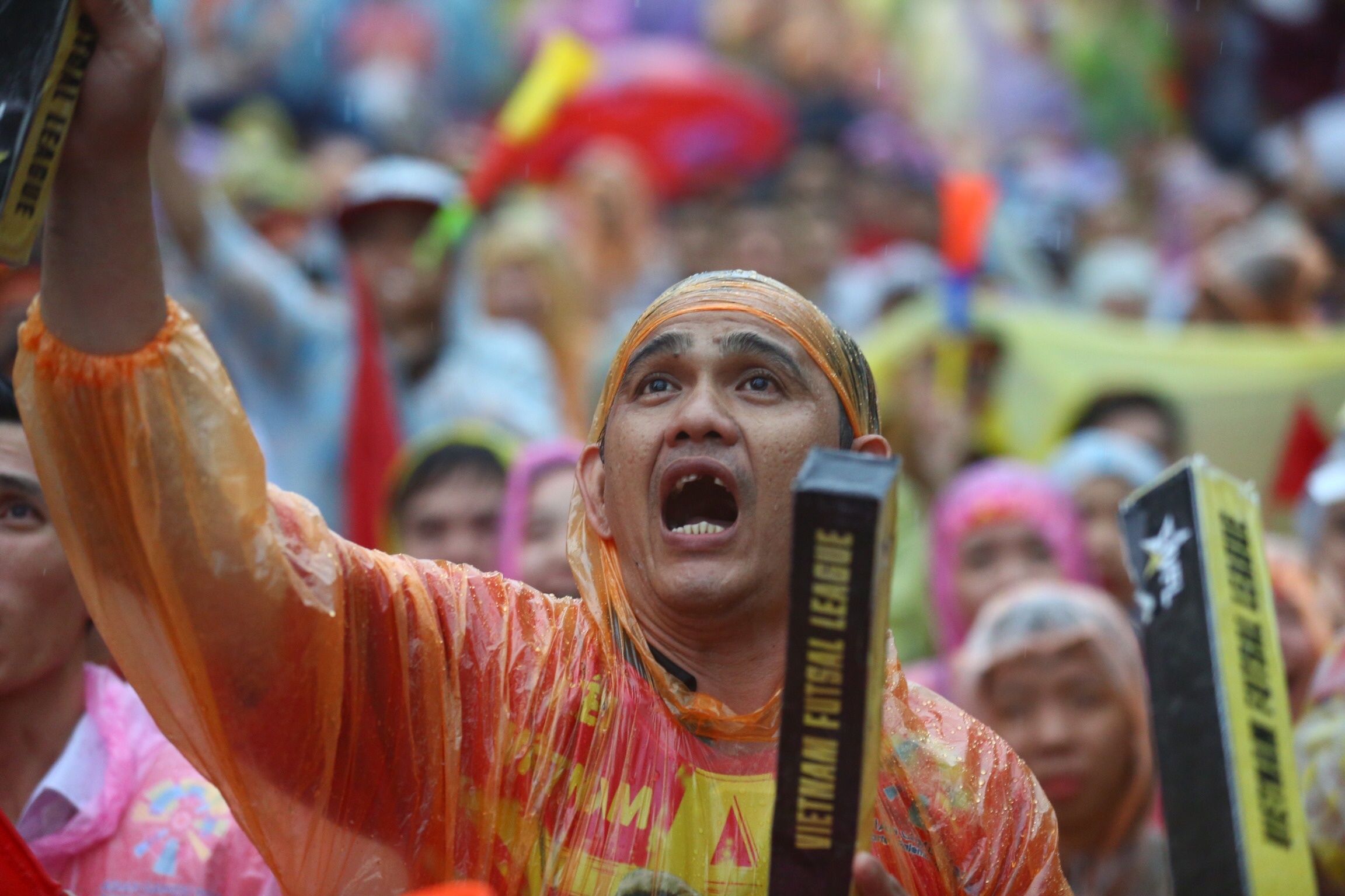 co dong vien doi mua xem Olympic Viet Nam anh 12