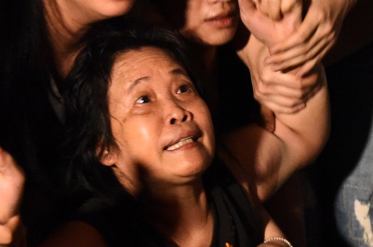 Nhieu nguoi trang tay sau dam chay lon gan Benh vien Nhi o Ha Noi hinh anh