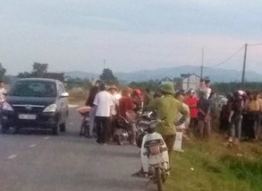 9X vac kiem di doc quoc lo tim nguoi danh bo de tra thu hinh anh