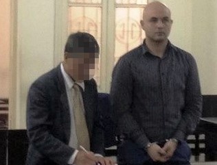 Bat ga trai ngoai quoc lam dung tinh duc tre em Viet Nam hinh anh