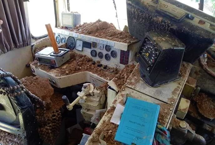 xe tai bi tau hoa tong ngang anh 2