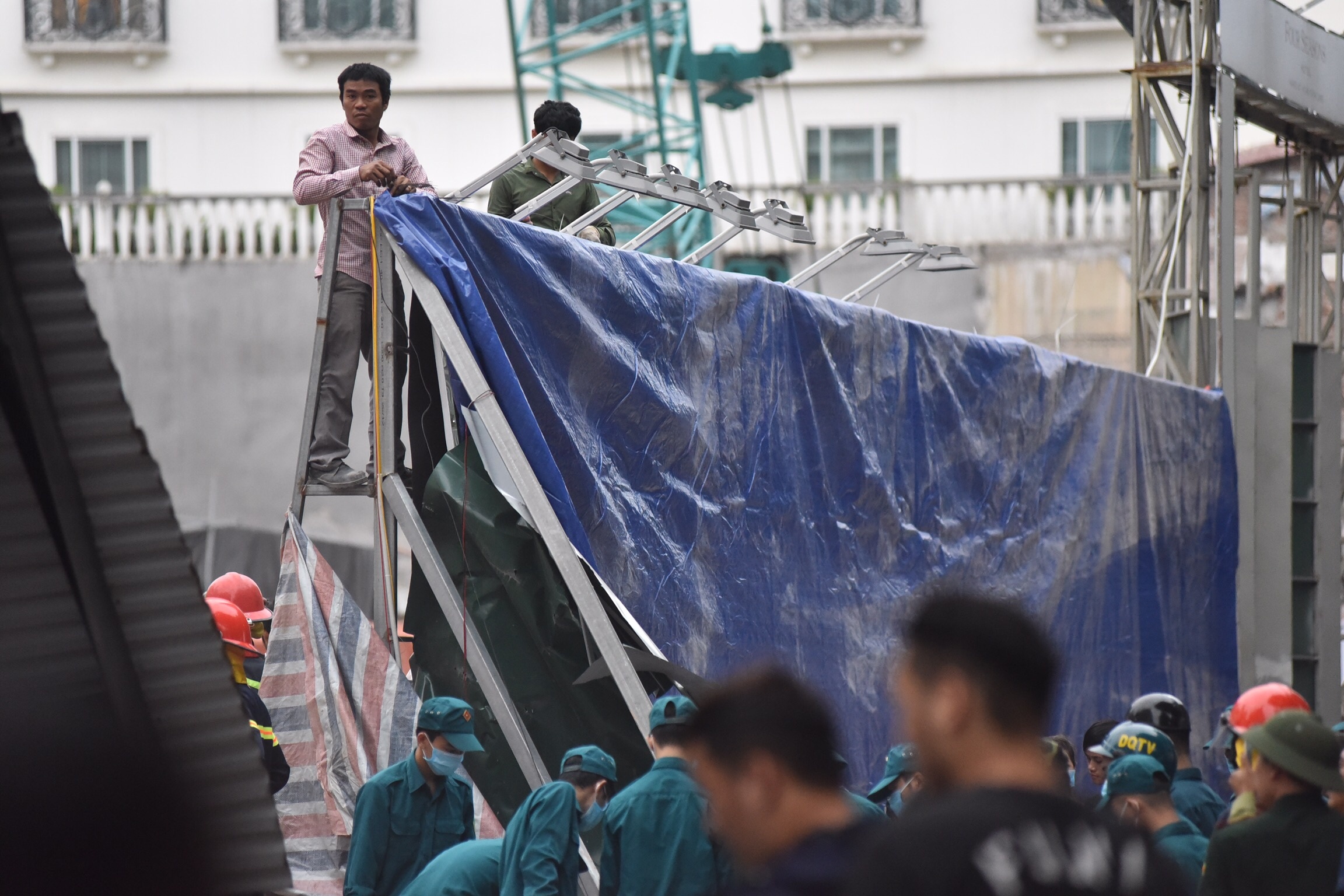 nhà phố cổ sập ảnh 7 nha pho co sap anh 7