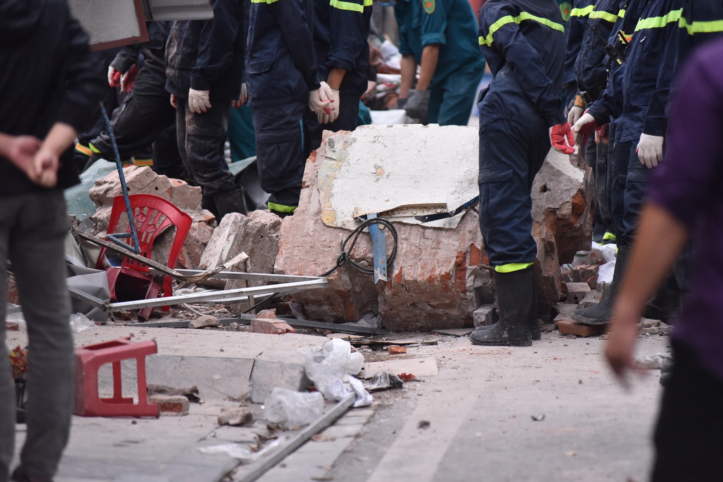 nhà phố cổ sập ảnh 4 nha pho co sap anh 4