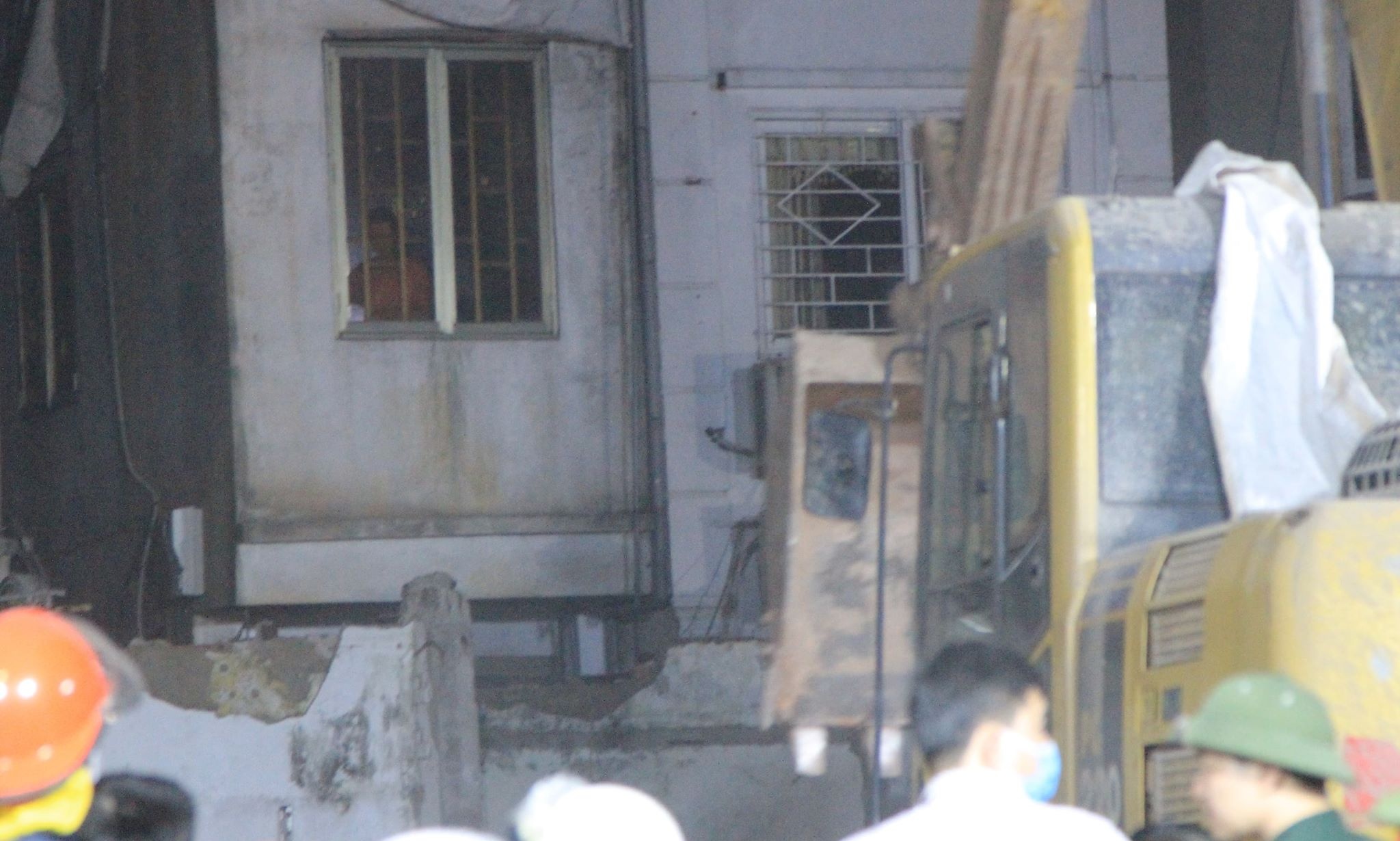 nhà phố cổ sập ảnh 8 nha pho co sap anh 8