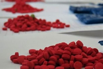 Tai xe giau 800 vien hong phien trong cabin, lai xe qua bien gioi hinh anh