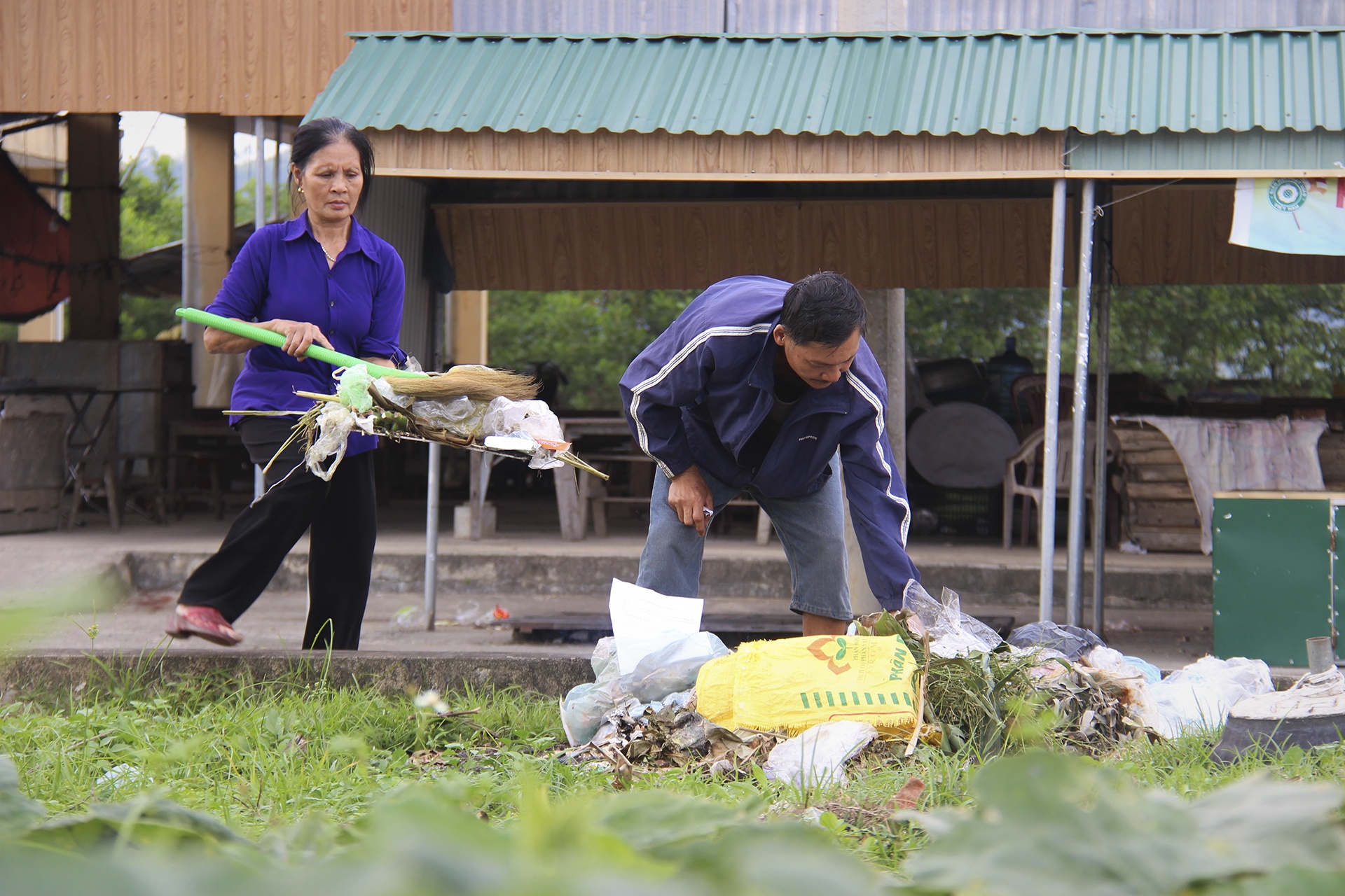 cho tien ty e am anh 12