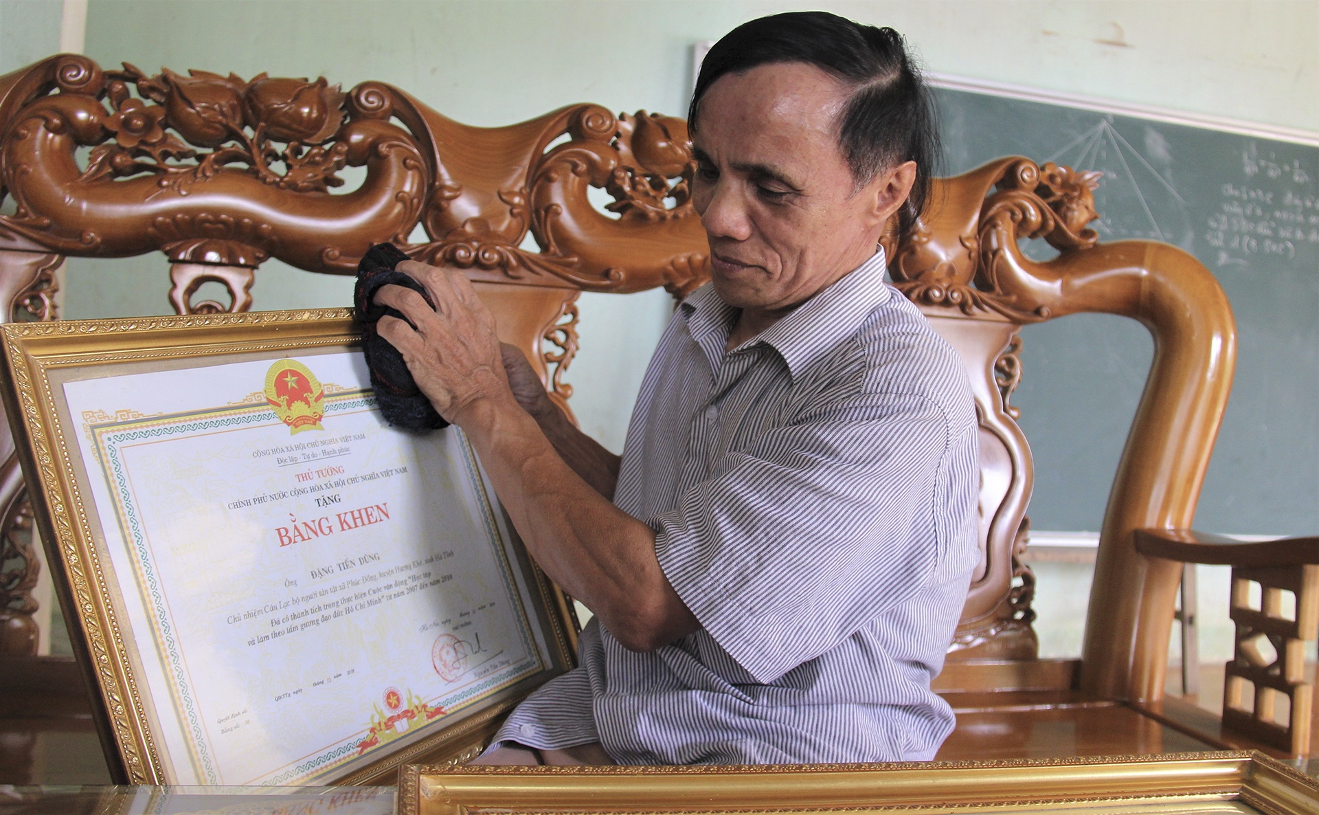 thầy giáo làng khuyết tật ảnh 22 thay giao lang khuyet tat anh 22