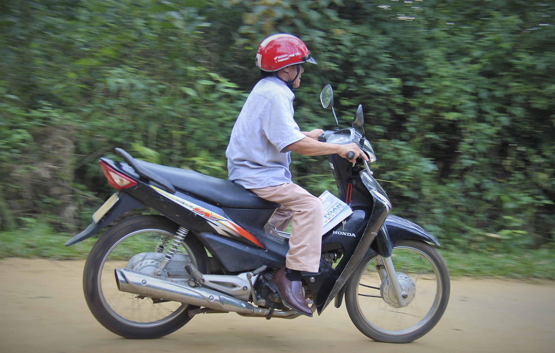 thầy giáo làng khuyết tật ảnh 20 thay giao lang khuyet tat anh 20