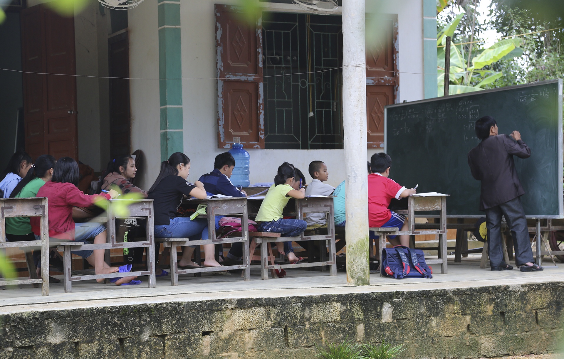 thầy giáo làng khuyết tật ảnh 13 thay giao lang khuyet tat anh 13