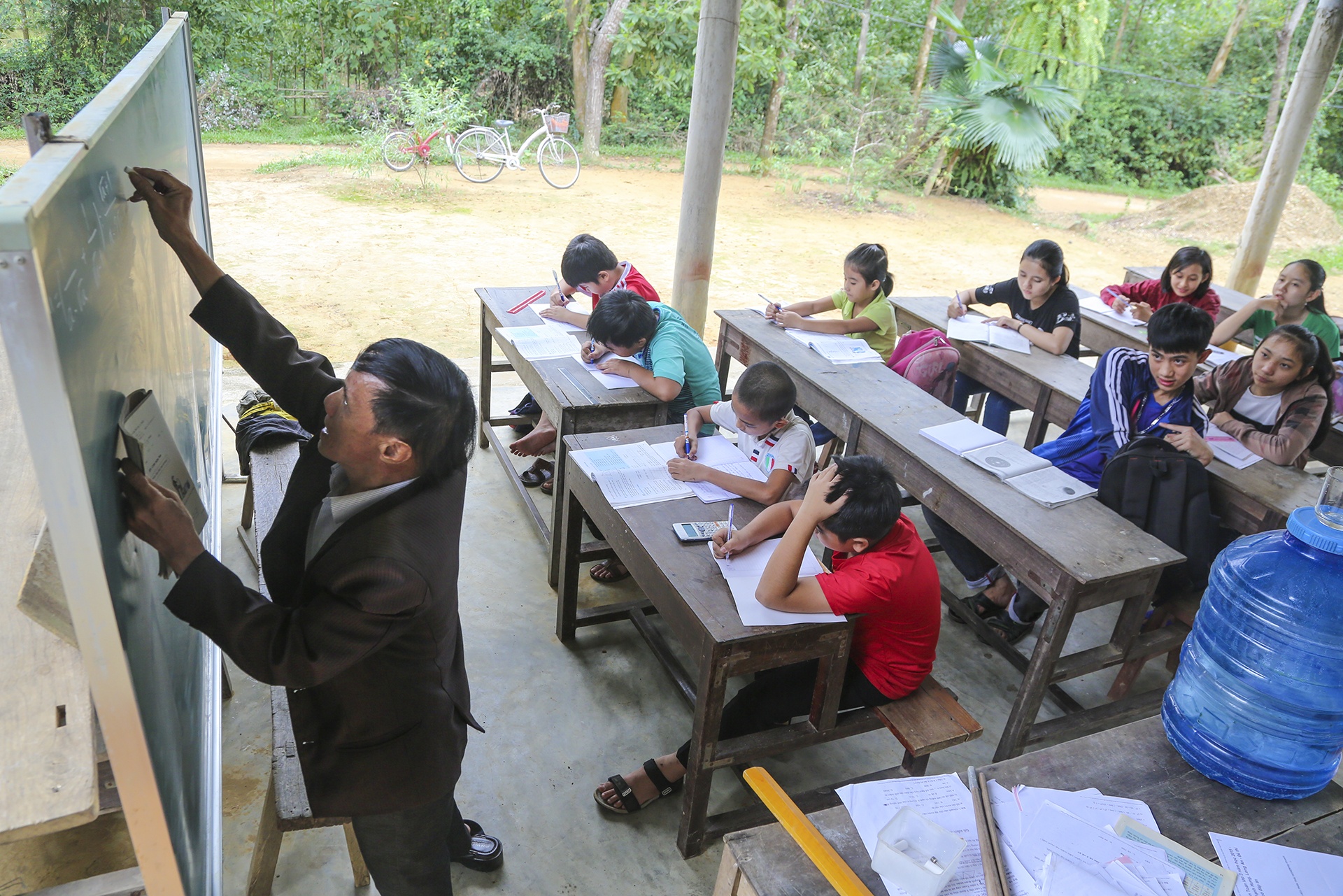 thầy giáo làng khuyết tật ảnh 17 thay giao lang khuyet tat anh 17