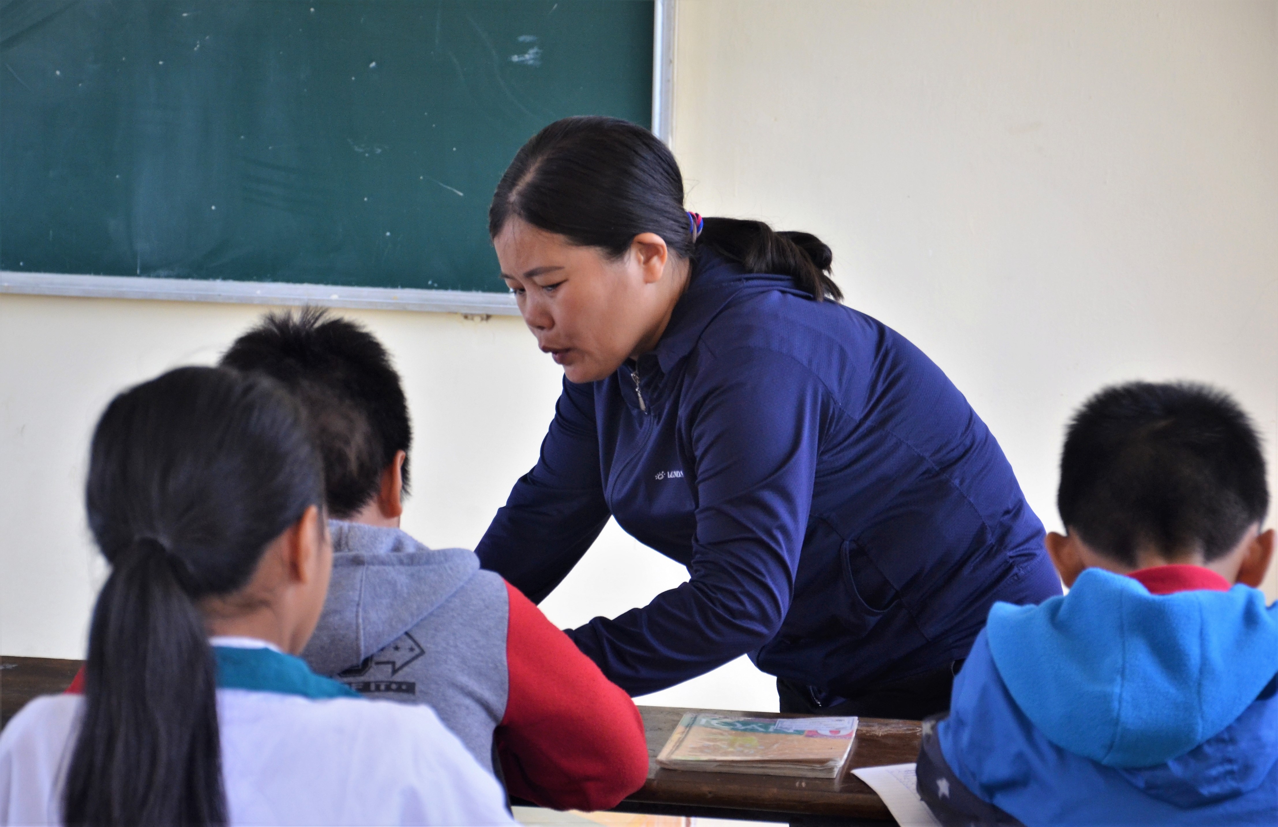 Khoi to co giao bat hoc tro tat ban 230 cai hinh anh