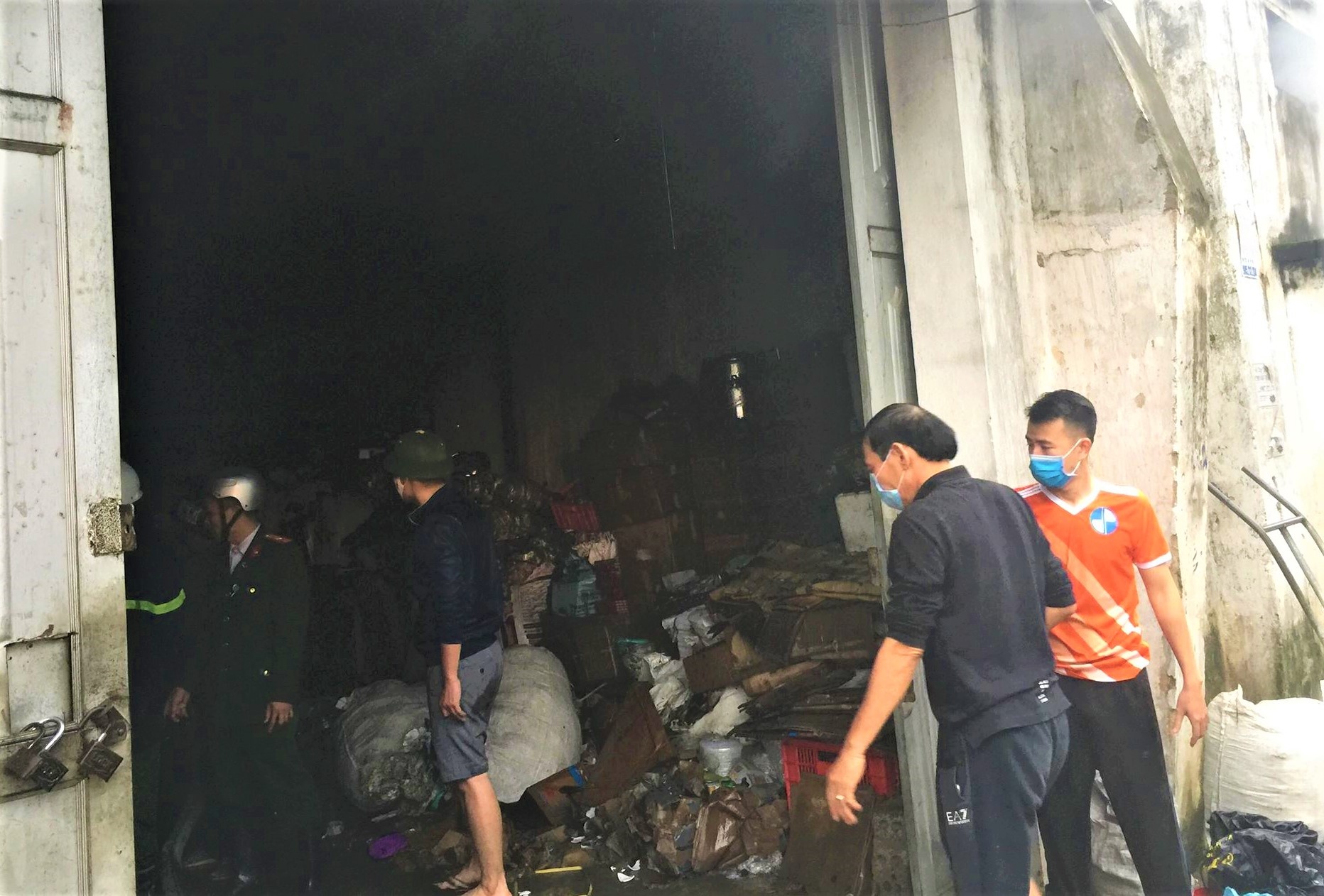 Chay kho hang gan cho Vinh anh 2