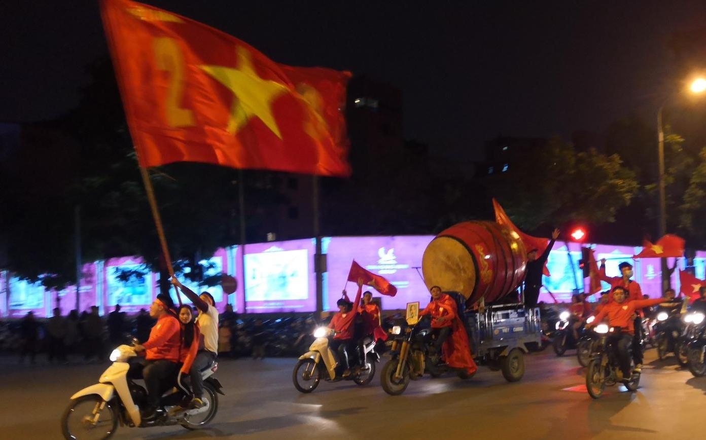 CDV do ra duong an mung tuyen Viet Nam vo dich AFF Cup 2018 hinh anh